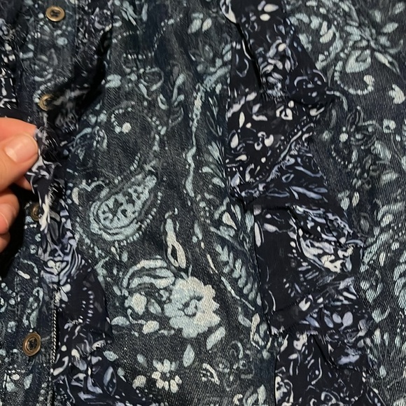 Anthropologie Pilcro Sleeveless Ruffled
Floral print Buttondown Blouse - Picture 6 of 6